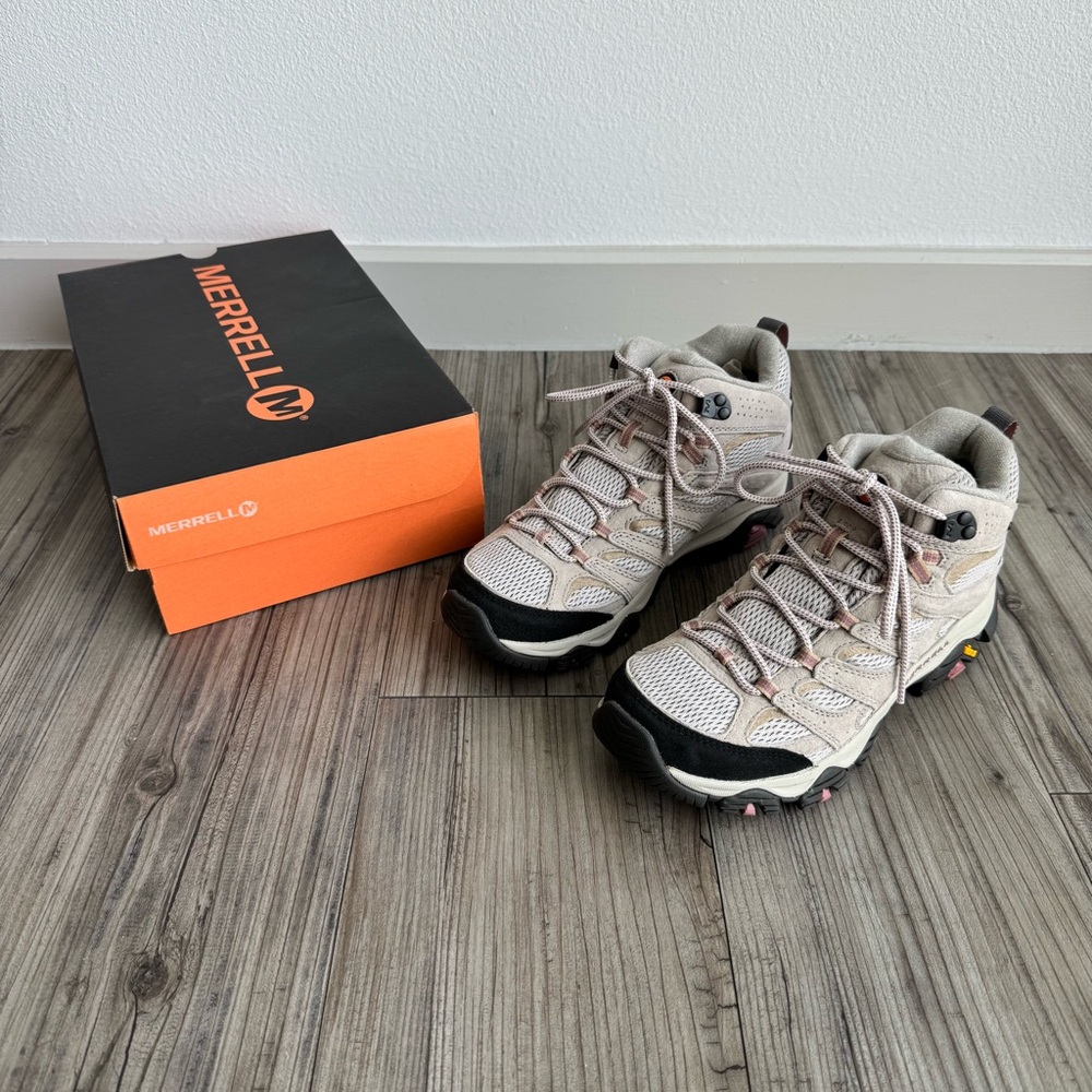 New Merrell Moab 3 Outdoor Hiking Boota in Cream, Pink, and Black